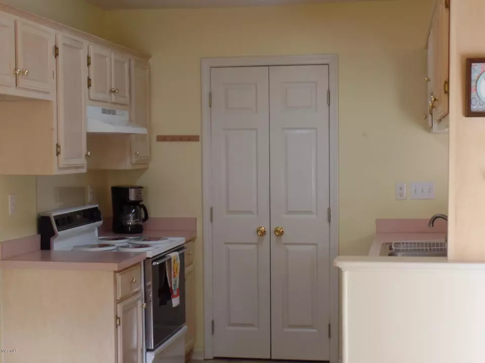  11080 Windsor Hill Dr, D'iberville, MS 39540 photo 2