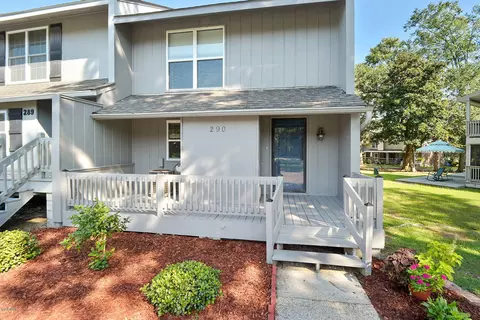 290 Highpoint Dr, Diamondhead, MS 39525 photo 1