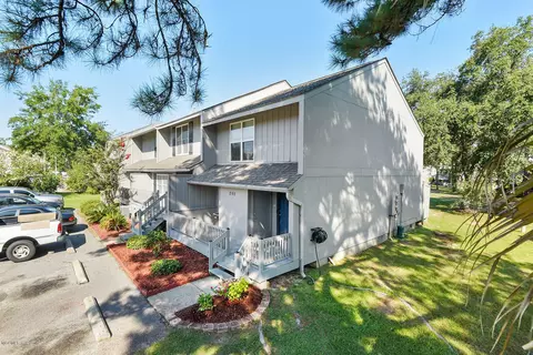 290 Highpoint Dr, Diamondhead, MS 39525 photo 2