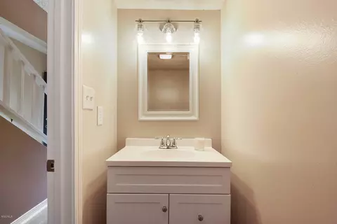 290 Highpoint Dr, Diamondhead, MS 39525 photo 7