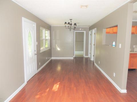 4705 Bush Ave, Moss Point, MS 39563 photo 2