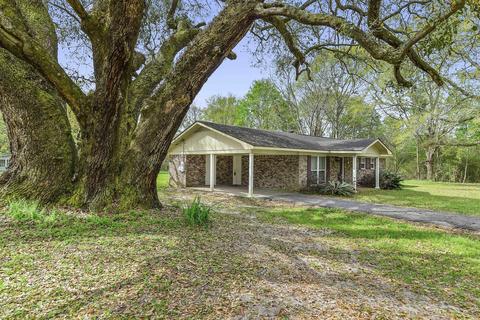 5900 Tanner Rd, Moss Point, MS 39562 photo 3