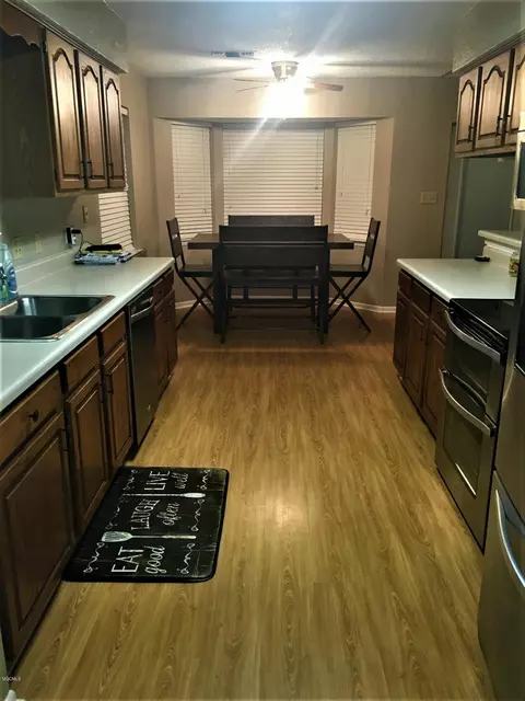 88373 E Diamondhead Dr, Diamondhead, MS 39525 photo 4