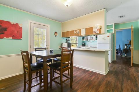 708 Maxine Dr, Long Beach, MS 39560 photo 5