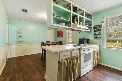 708 Maxine Dr, Long Beach, MS 39560 photo 6