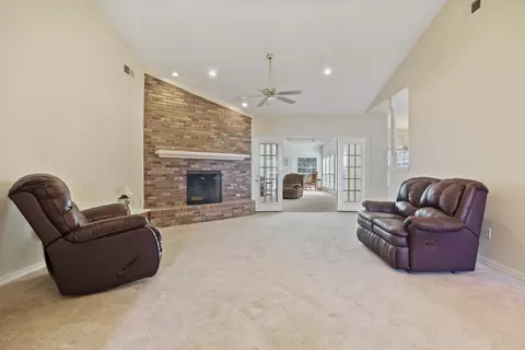 4108 Sentinel Dr, Moss Point, MS 39562 photo 3