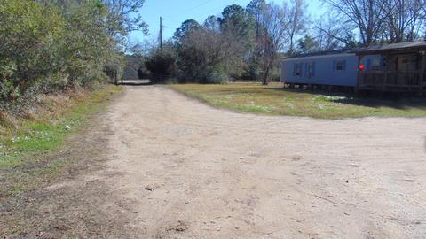 8521 Graham Rd, Moss Point, MS 39562 photo 2