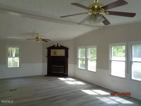 30 Berry Rd, Wiggins, MS 39577 photo 2