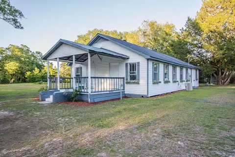 32 Pine St, Lucedale, MS 39452 photo 1