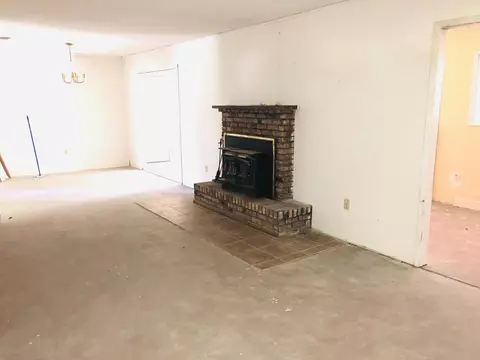 3519 Davis St, Moss Point, MS 39563 photo 8