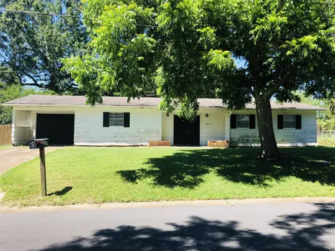 3519 Davis St, Moss Point, MS 39563 photo 2