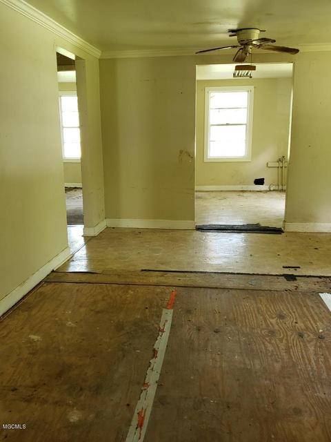 3909 Sheffield Rd, Moss Point, MS 39562 photo 2
