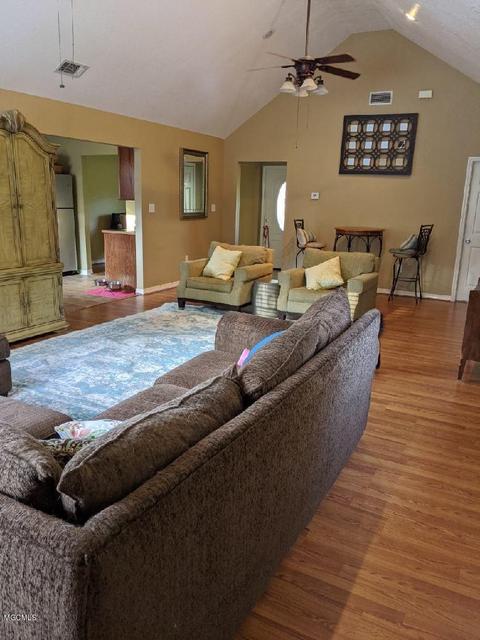 407 Pratt Rd, Wiggins, MS 39577 photo 10