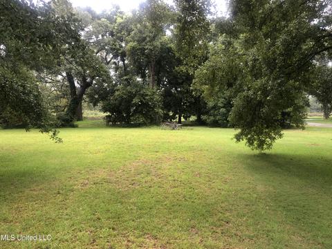 703 Wiggins Cir, Pascagoula, MS 39581