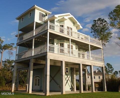 219 Baywood Dr, Pass Christian, MS 39571