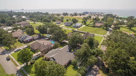 201 E 3rd St, Long Beach, MS 39560 photo 4
