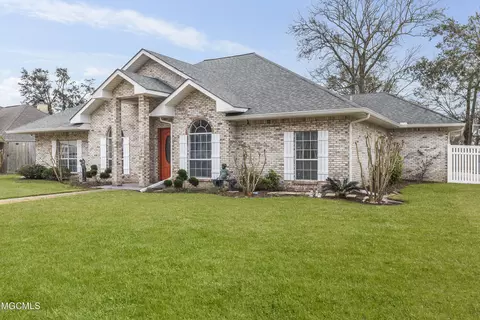 201 E 3rd St, Long Beach, MS 39560 photo 1