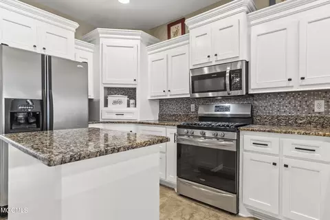201 E 3rd St, Long Beach, MS 39560 photo 6