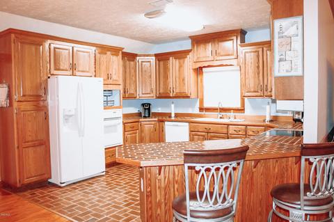 17331 E Della Roper Rd, Moss Point, MS 39562 photo 11