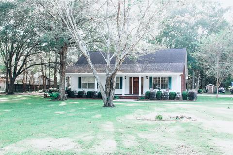 17331 E Della Roper Rd, Moss Point, MS 39562 photo 4