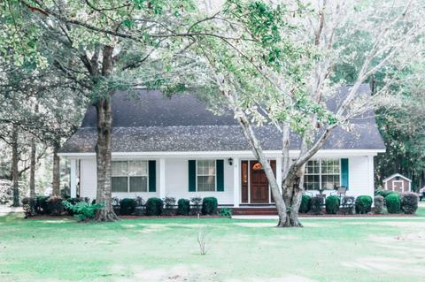 17331 E Della Roper Rd, Moss Point, MS 39562 photo 1