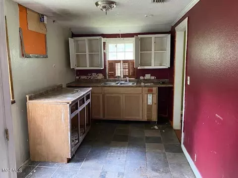 3601 Marion Pl, Moss Point, MS 39563 photo 3