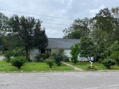 3601 Marion Pl, Moss Point, MS 39563 photo 2