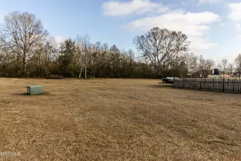 96 Apache Dr, Picayune, MS 39466 photo 4