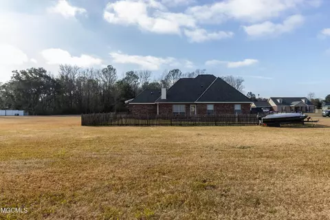 96 Apache Dr, Picayune, MS 39466 photo 3