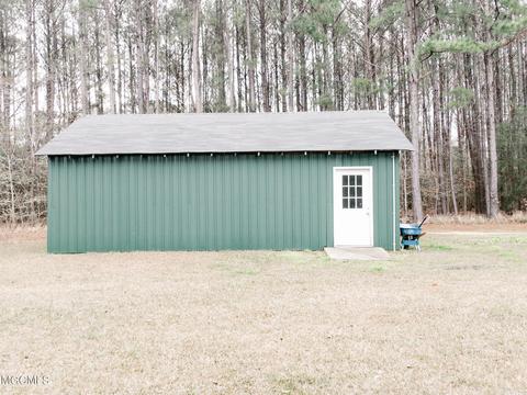 22325 Cap Johnson Rd, Moss Point, MS 39562 photo 5