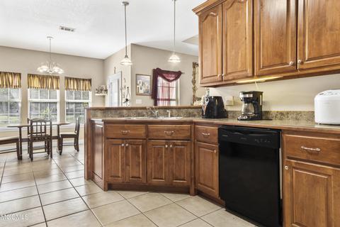 22801 Sonora Dr, Moss Point, MS 39562 photo 10