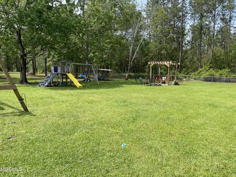 7401 Laetner Dr, Moss Point, MS 39562 photo 3