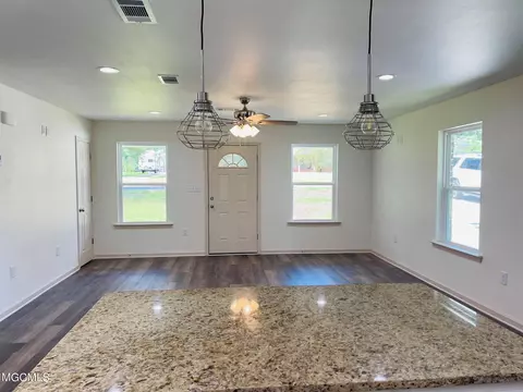570 Mill St, Lucedale, MS 39452 photo 2