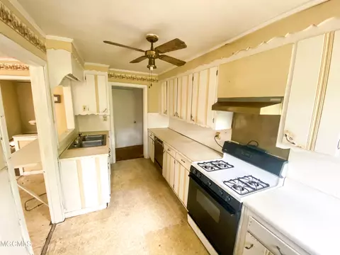 1194 Lamar St, Lucedale, MS 39452 photo 3