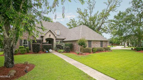 806 Darius Dr, Biloxi, MS 39532 photo 2