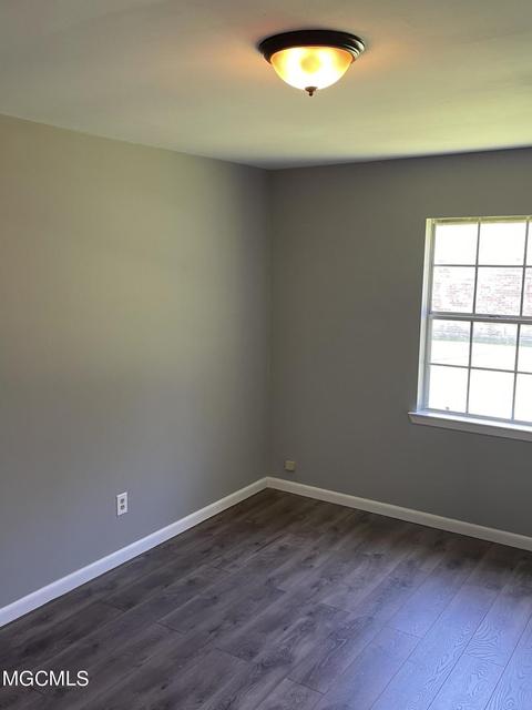 875 Tee St, Biloxi, MS 39532 photo 2