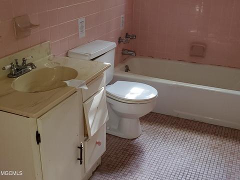 2913 Indiantown Rd, Moss Point, MS 39562 photo 6