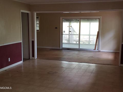 2913 Indiantown Rd, Moss Point, MS 39562 photo 4