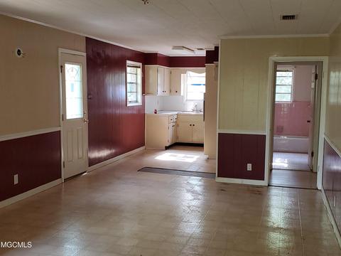 2913 Indiantown Rd, Moss Point, MS 39562 photo 2