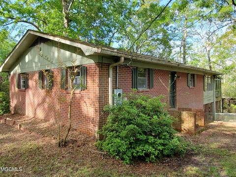 2913 Indiantown Rd, Moss Point, MS 39562 photo 1