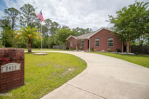 6409 Crescent Shore Dr, Biloxi, MS 39532 photo 2