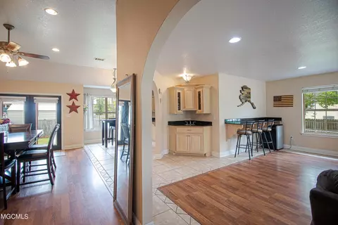 6409 Crescent Shore Dr, Biloxi, MS 39532 photo 9