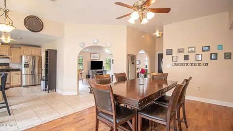 6409 Crescent Shore Dr, Biloxi, MS 39532 photo 8