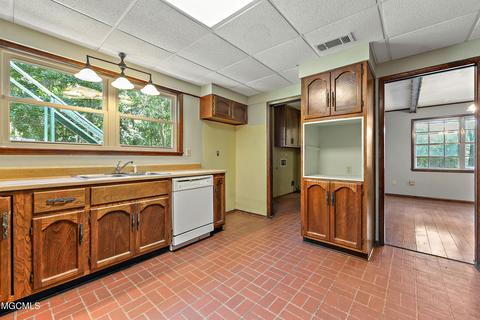 14804 Wolf Ridge Rd, Moss Point, MS 39562 photo 8