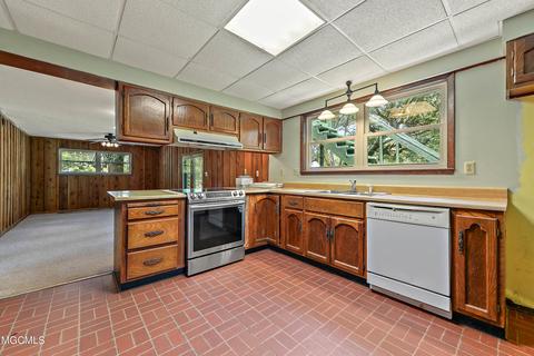 14804 Wolf Ridge Rd, Moss Point, MS 39562 photo 6