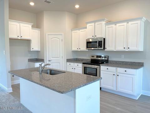 13900 Ruby Ln, Biloxi, MS 39532 photo 6