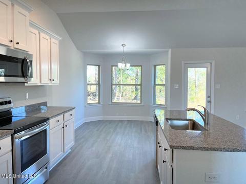 13900 Ruby Ln, Biloxi, MS 39532 photo 3