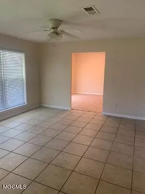 16016 Cherry Dr, Biloxi, MS 39532 photo 5