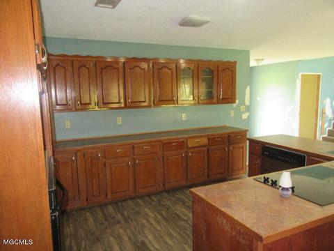 6221 Hans Rd, Moss Point, MS 39562 photo 6