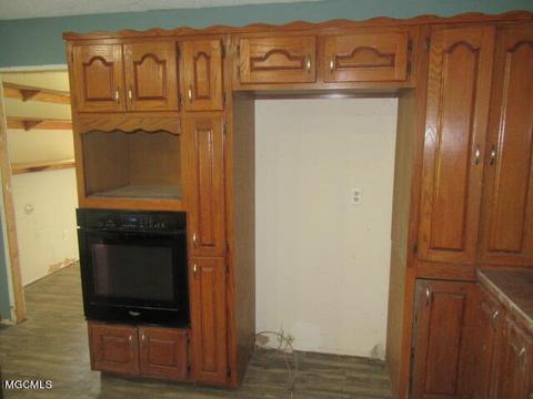 6221 Hans Rd, Moss Point, MS 39562 photo 8